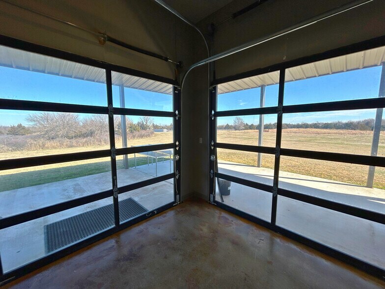 16730 W Hefner Rd, Yukon, OK à vendre - Photo intérieure – Image 2 sur 12