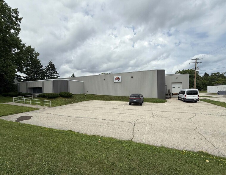 4726 6 Mile Rd, Racine, WI à vendre - Photo de l’immeuble – Image 1 sur 8
