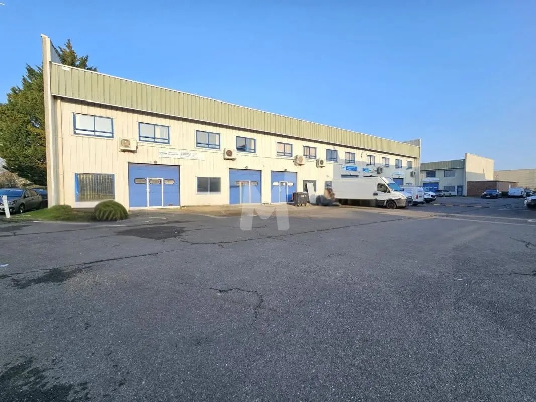 Bureau dans Lisses à louer Photo de l’immeuble– Image 1 sur 13