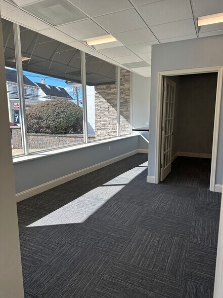 258 E Main St, Newark, DE à louer - Photo de l’immeuble – Image 3 sur 5