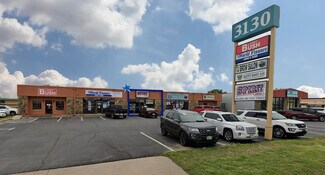 Plus de détails pour 3130 NW Cache Rd, Lawton, OK - Local commercial à louer