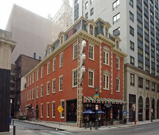 Plus de détails pour 1417 Locust St, Philadelphia, PA - Local commercial à vendre
