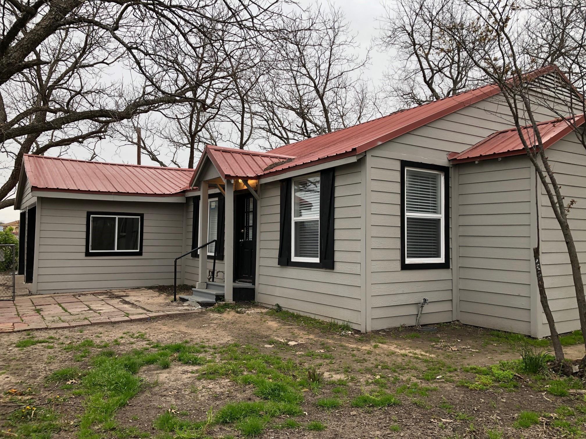 1310 S 5th St, Bonham, TX à vendre Photo principale– Image 1 sur 2