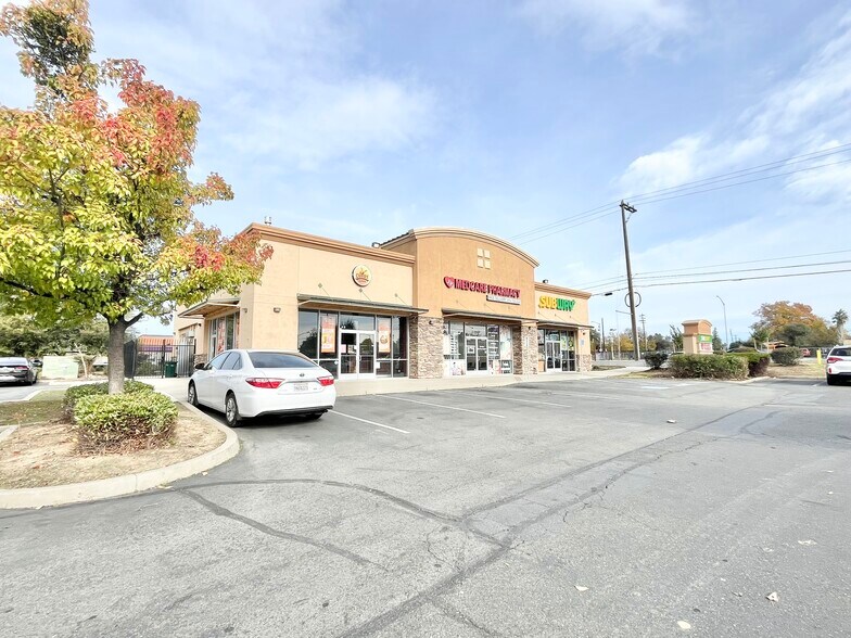 4845 Watt Ave, North Highlands, CA à louer - Photo de l’immeuble – Image 2 sur 13