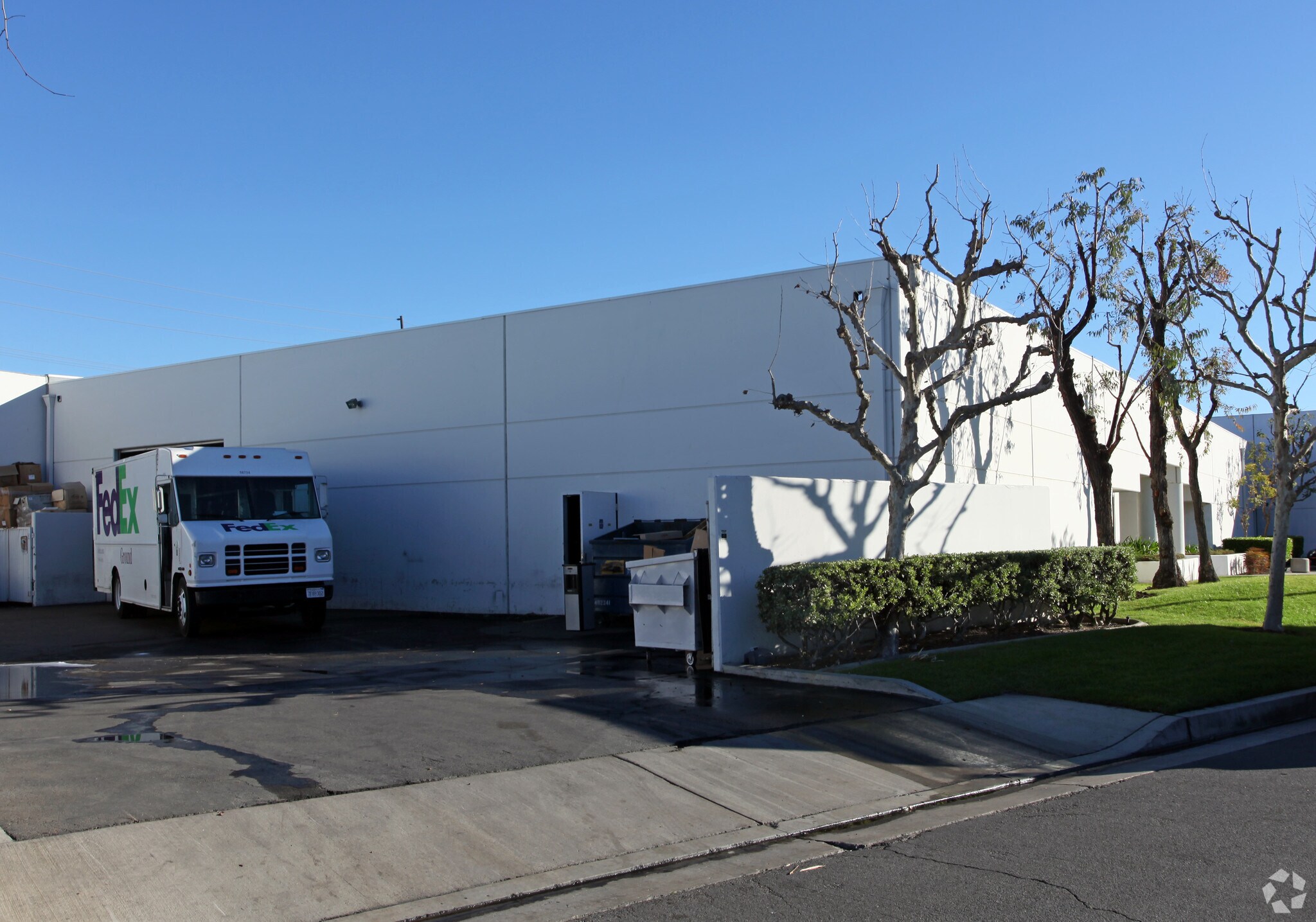 1847 W Business Center Dr, Orange, CA à vendre Photo de l’immeuble– Image 1 sur 8