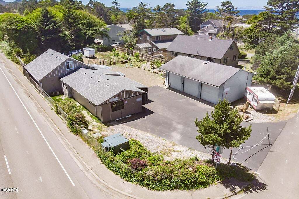 20 Willow St, Depoe Bay, OR à vendre Photo principale– Image 1 sur 44