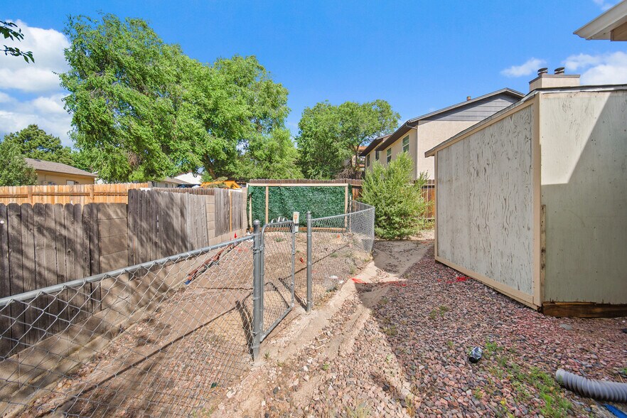 East Colorado Portfolio portefeuille de 5 biens à vendre sur LoopNet.fr - Photo de l’immeuble – Image 3 sur 61