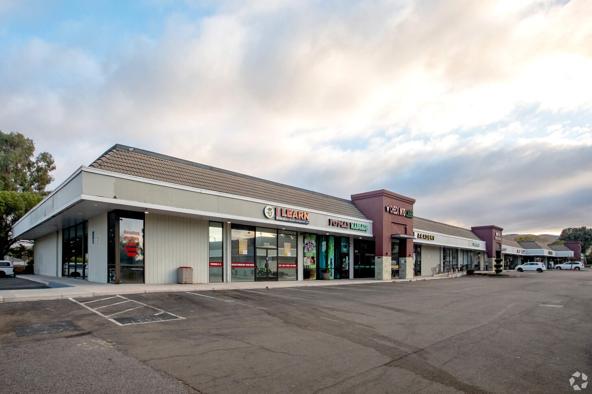 1213-1291 E Calaveras Blvd, Milpitas, CA à louer Photo de l’immeuble– Image 1 sur 15