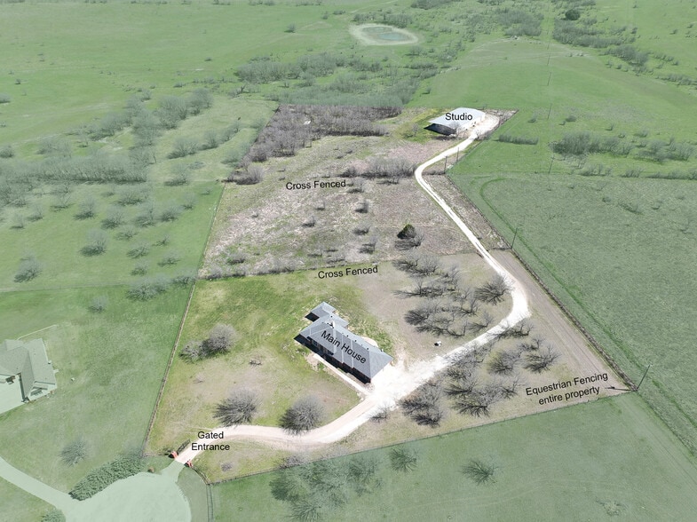 198 Serrano Ct, Weatherford, TX à vendre - Aérien – Image 1 sur 40