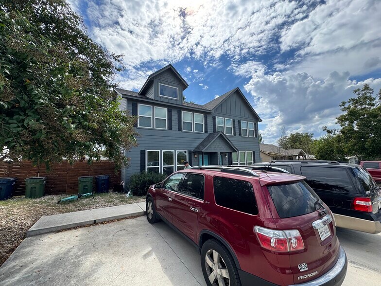 809 Northington St, Burnet, TX à vendre - Photo de l’immeuble – Image 2 sur 7