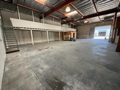 10843 Los Vaqueros Cir, Los Alamitos, CA à vendre - Photo de l’immeuble – Image 3 sur 11