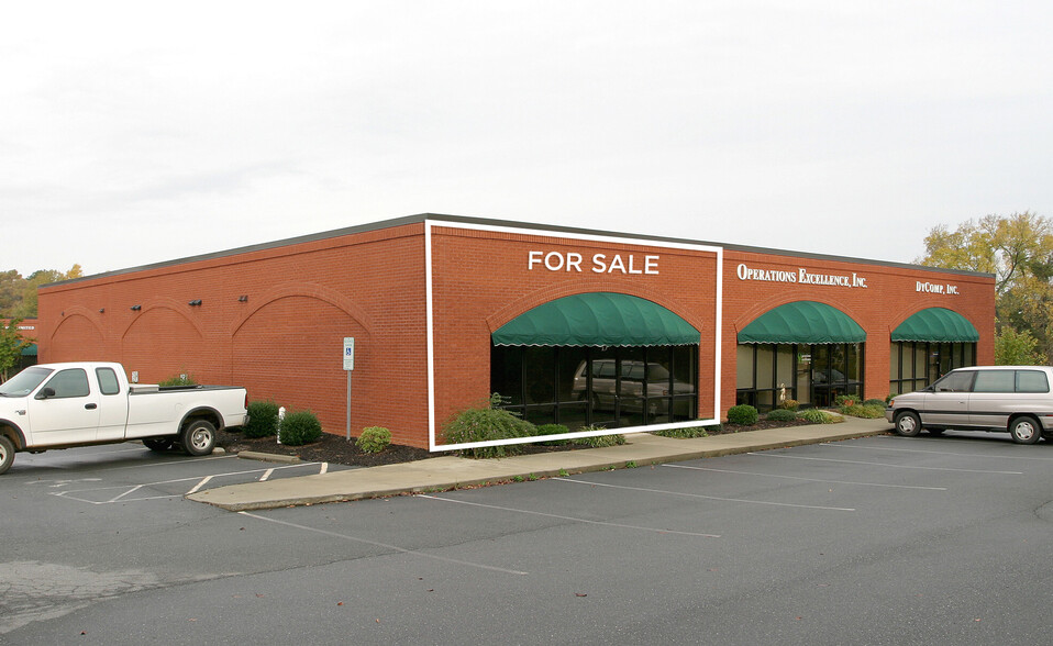 2235 Lewisville Clemmons Rd, Clemmons, NC à louer - Photo principale – Image 1 sur 13