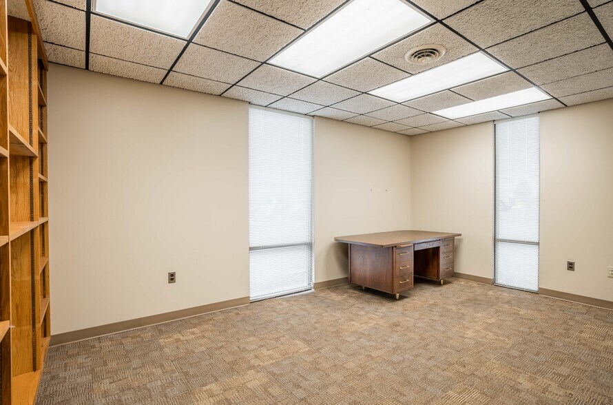 212 W National Rd, Vandalia, OH à vendre - Photo intérieure – Image 3 sur 12