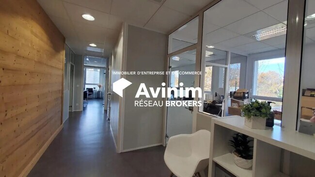 Plus de détails pour Bureau à louer