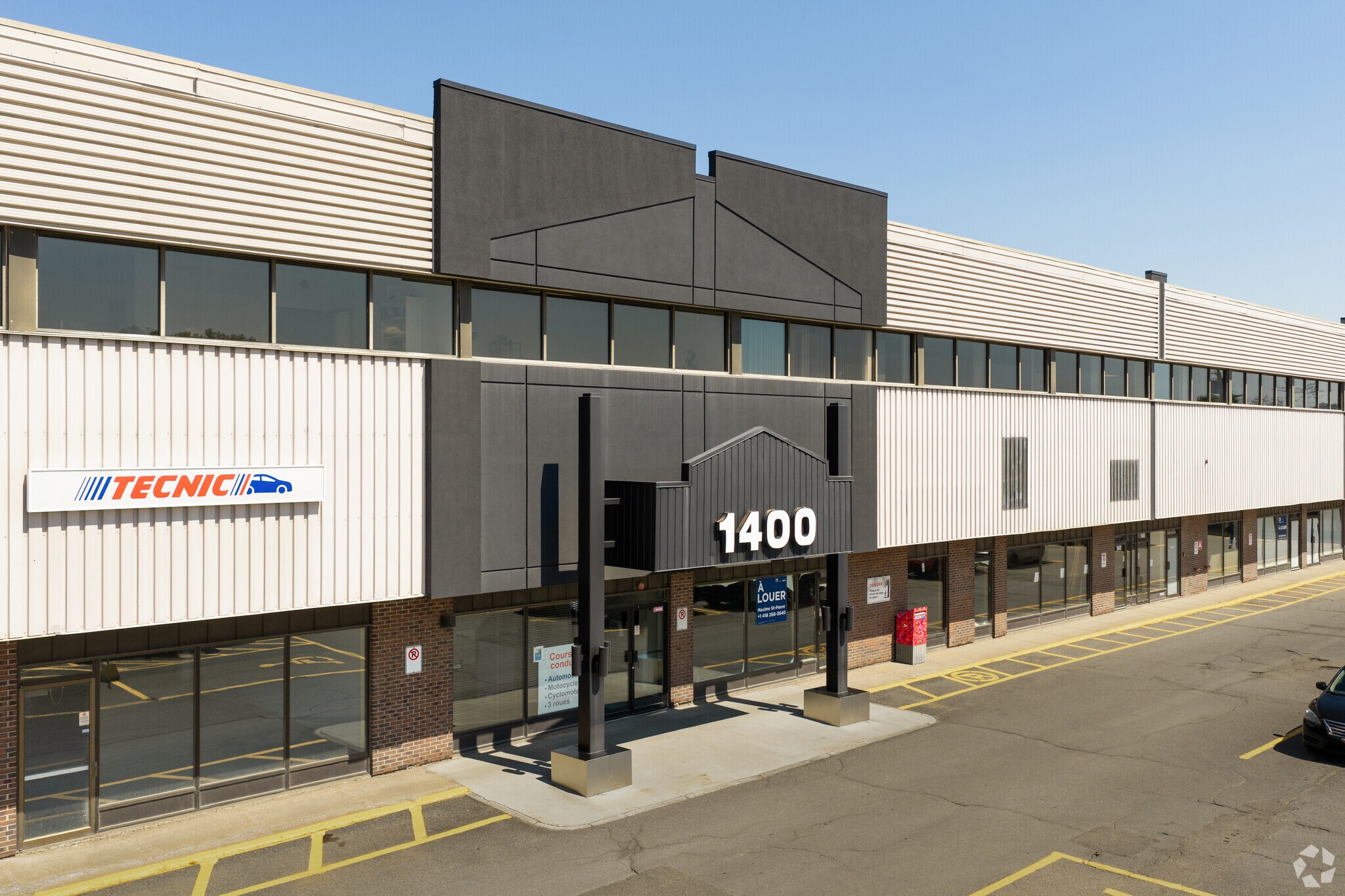 1400 Av St-Jean-Baptiste, Québec, QC à louer Photo de l’immeuble– Image 1 sur 35