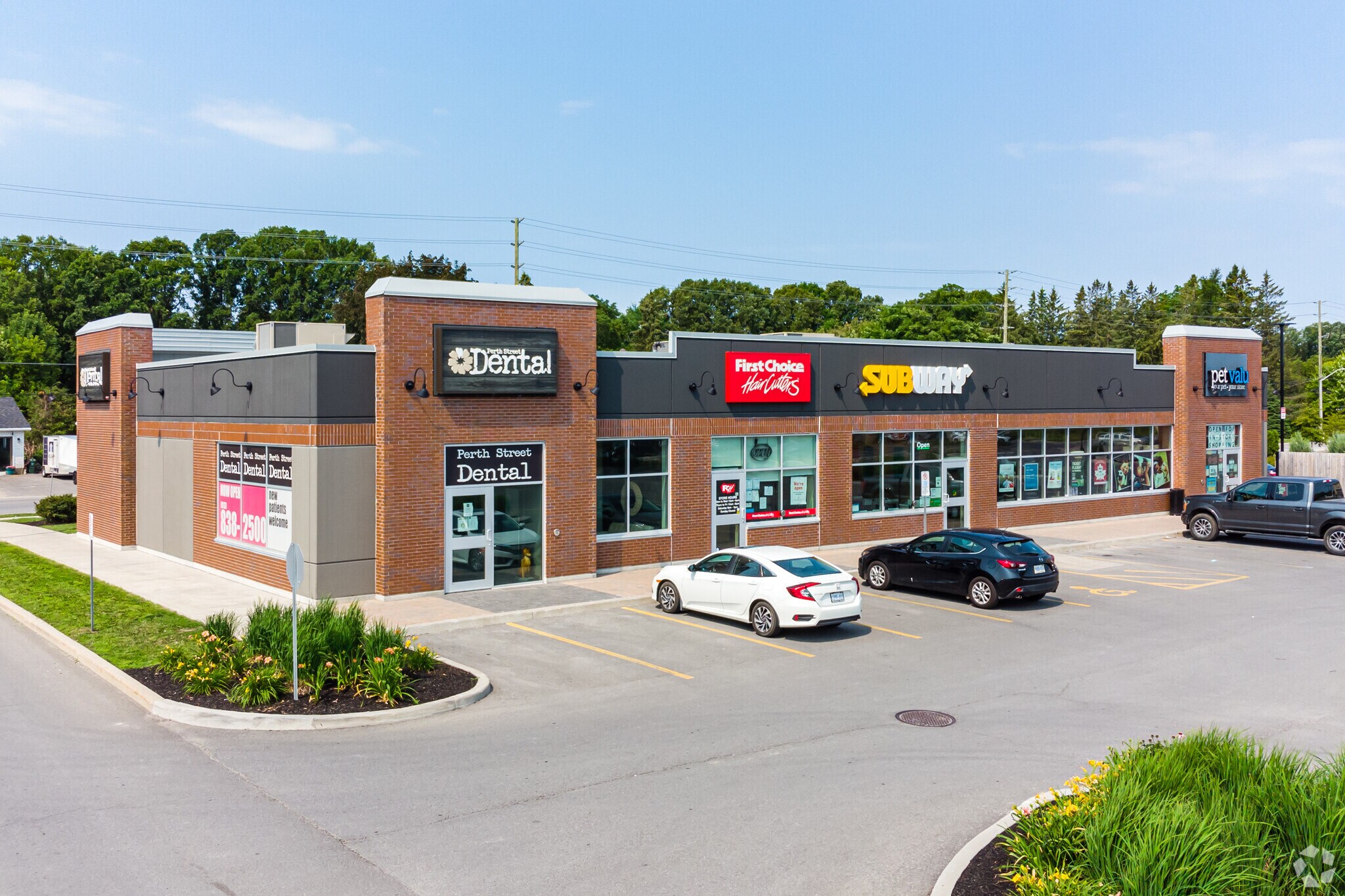 5913 Perth St, Ottawa, ON à louer Photo principale– Image 1 sur 4