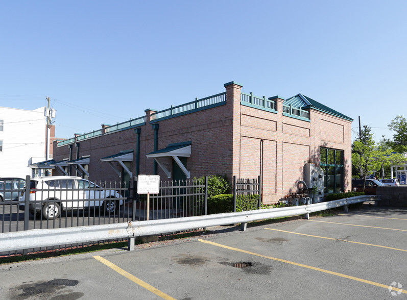 1066 Madison Ave, Albany, NY à louer - Photo de l’immeuble – Image 2 sur 15