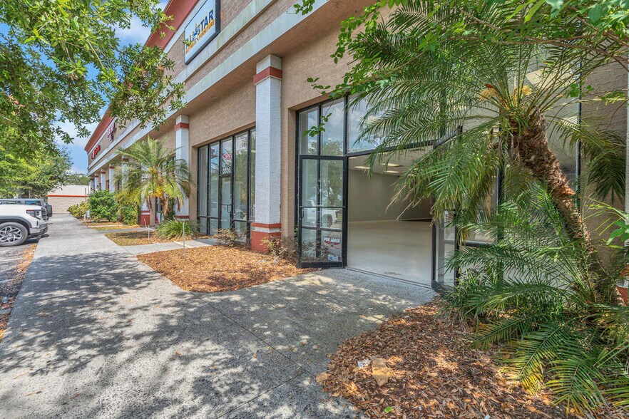 3336-3338 S. Orange Blossom Trl, Kissimmee, FL à louer - Photo principale – Image 1 sur 36