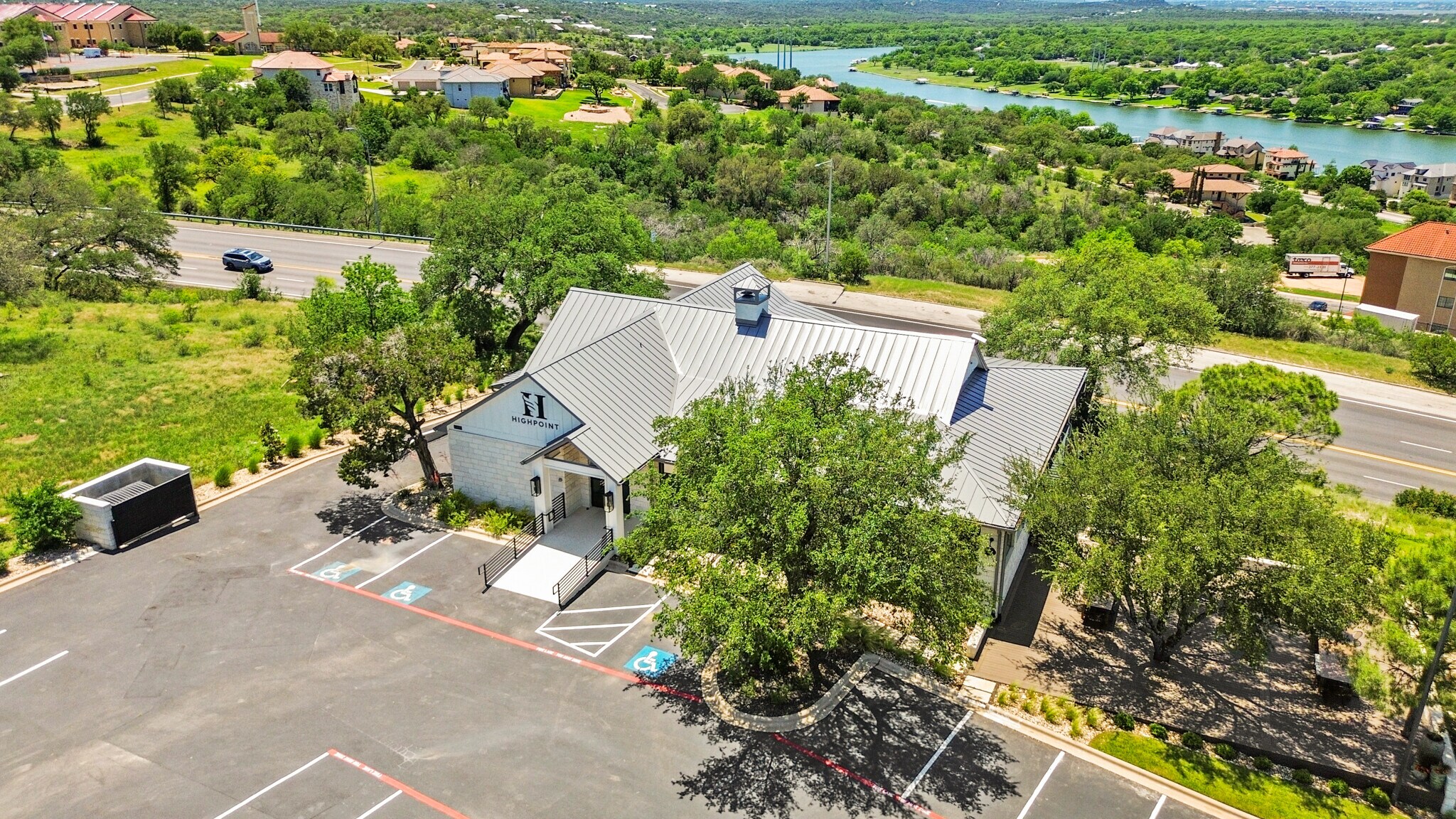 602 Steve Hawkins Pky, Marble Falls, TX à louer Photo principale– Image 1 sur 47