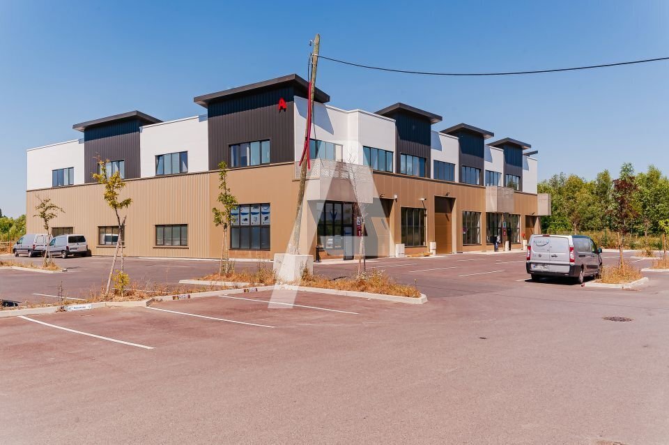 5 Boulevard Christian Jullien, Saint-Pierre-du-Perray à vendre Photo de l’immeuble– Image 1 sur 9