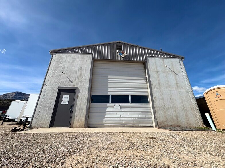 338 Scarrow Ave, Parachute, CO à vendre - Photo principale – Image 1 sur 17