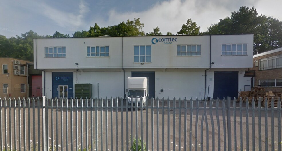 Albert Rd N, Reigate à louer - Photo de l’immeuble – Image 1 sur 1
