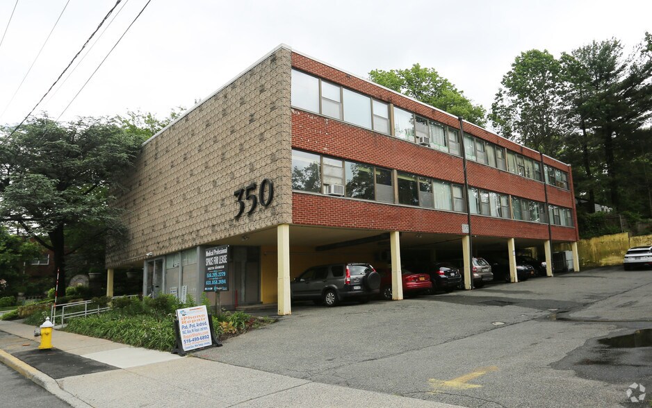 350 Northern Blvd, Great Neck, NY à louer - Photo de l’immeuble – Image 3 sur 25