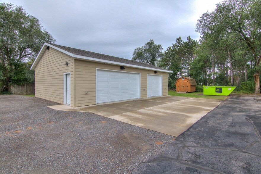 300 Gebhardt Rd, Black River Falls, WI à vendre - Photo de l’immeuble – Image 3 sur 32