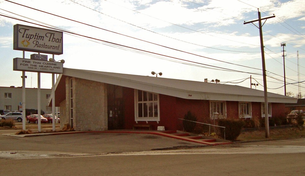 2949 S Kansas Ave, Topeka, KS à louer - Photo principale – Image 1 sur 9