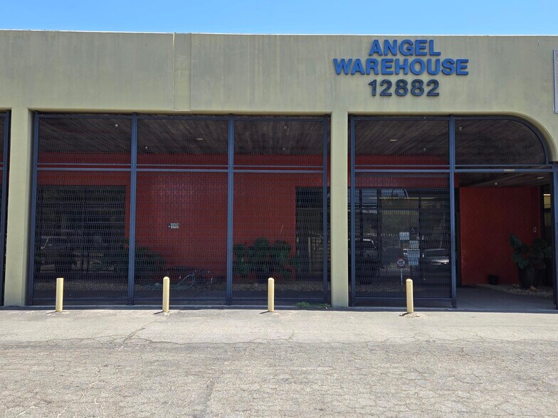 12882 Pierce St, Pacoima, CA à louer - Photo de l’immeuble – Image 1 sur 2