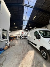 Local d'activités dans Persan à vendre Photo intérieure– Image 2 sur 28