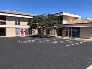 229 Reindollar Ave, Marina, CA à louer Photo de l’immeuble– Image 1 sur 6