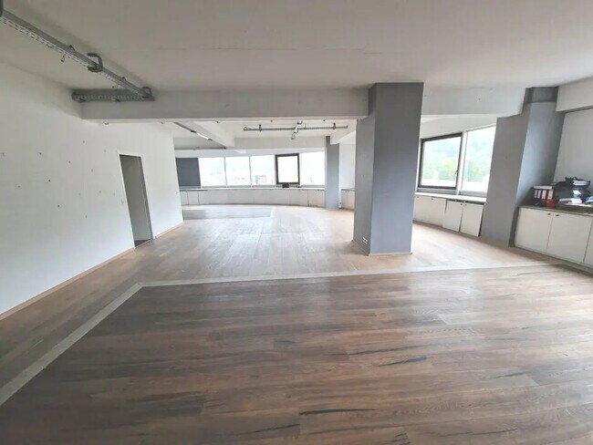 Plus de détails pour Bureau à vendre