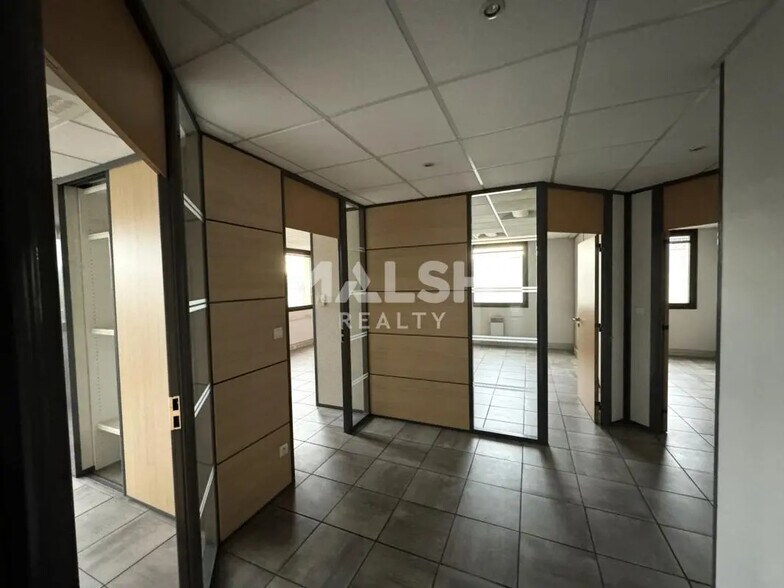 Bureau dans Villars à vendre - Photo de l’immeuble – Image 3 sur 8
