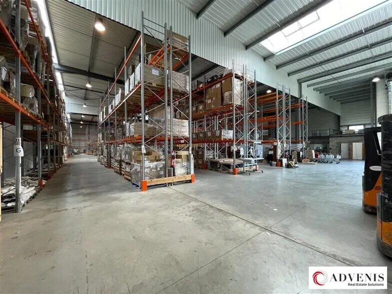 Local d'activités dans Blanquefort à vendre - Photo de l’immeuble – Image 3 sur 7