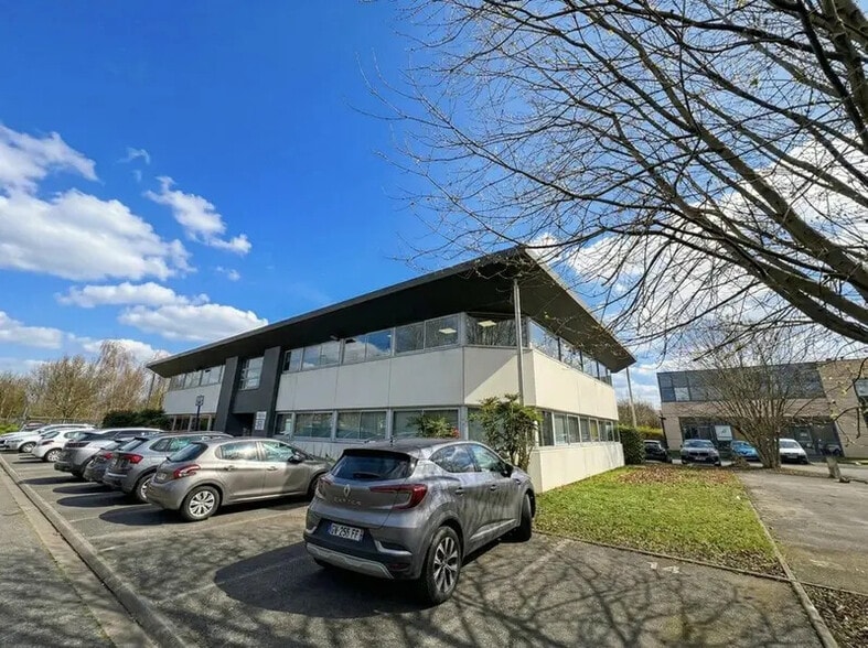 121 Rue Jean Bart, Labège à louer - Photo de l’immeuble – Image 1 sur 7