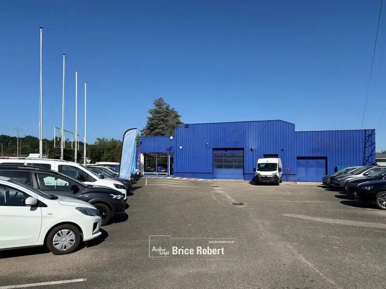 Local d'activités dans Ruy-Montceau à vendre - Photo de l’immeuble – Image 1 sur 7