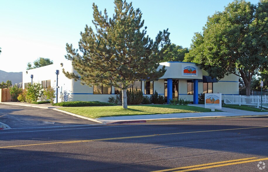 1230 Corporate Blvd, Reno, NV à louer - Photo de l’immeuble – Image 3 sur 17