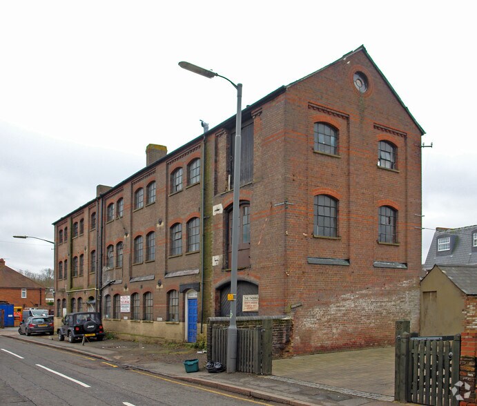 71-79 Waterside, Chesham à vendre - Photo de l’immeuble – Image 3 sur 3