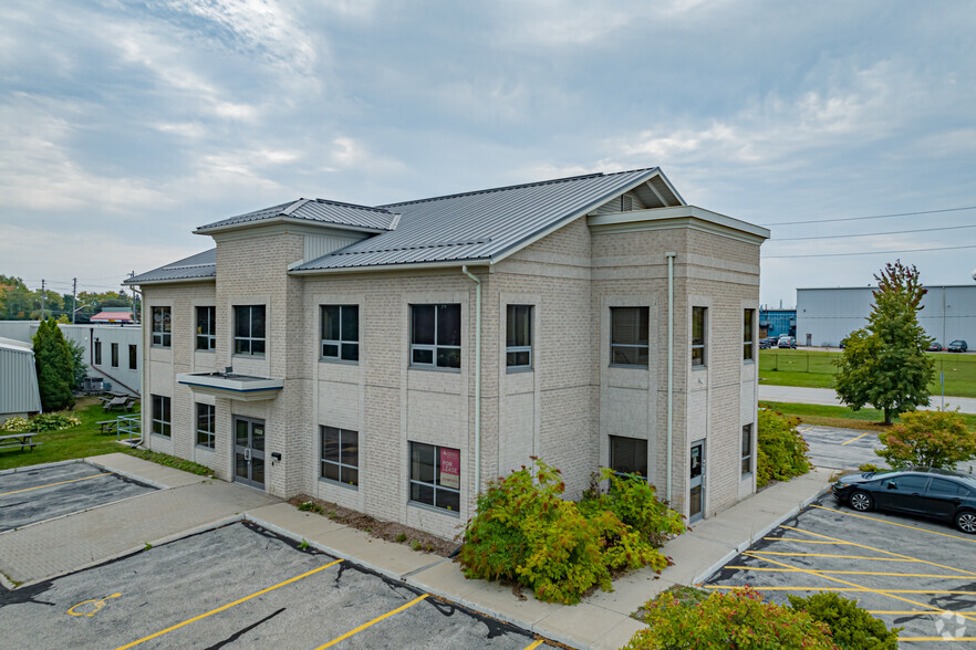 21 Lewis Rd, Guelph, ON à louer - Photo de l’immeuble – Image 3 sur 5