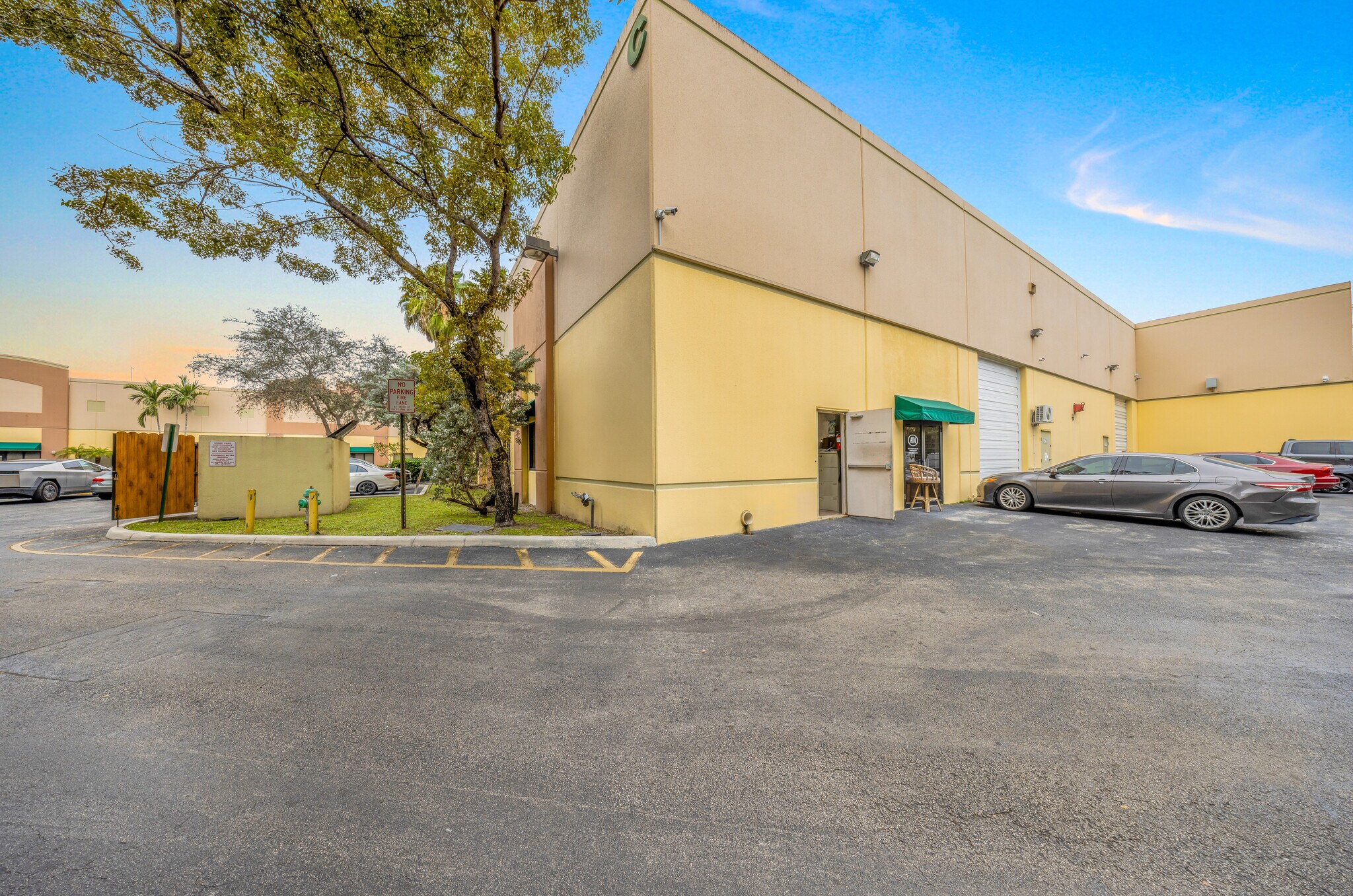 3700-3718 SW 30th Ave, Fort Lauderdale, FL à vendre Photo de l’immeuble– Image 1 sur 33