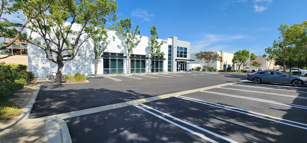 9383 Charles Smith Ave, Rancho Cucamonga, CA à louer - Photo de l’immeuble – Image 3 sur 3
