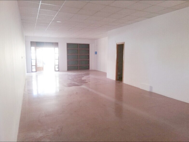 Local commercial dans Aspe à vendre - Photo intérieure – Image 1 sur 8