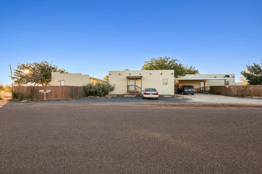 1105 N 13th St, Alpine, TX à vendre - Photo de l’immeuble – Image 3 sur 32