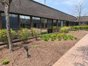 1845 Oak St, Northfield, IL à louer Photo de l’immeuble– Image 2 sur 2