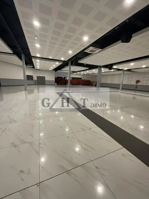 Plus de détails pour Local commercial à vendre