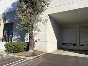 801 S DuPont Ave, Ontario, CA à louer Photo intérieure– Image 1 sur 4