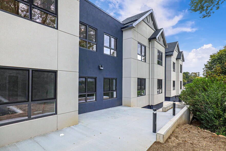 500 Commerce St, Hawthorne, NY à vendre - Photo de l’immeuble – Image 2 sur 14