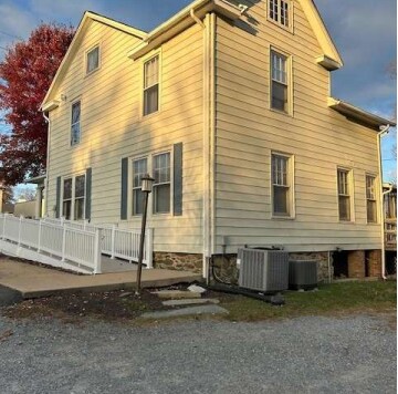 2 W Loudoun St, Round Hill, VA à louer - Photo de l’immeuble – Image 2 sur 6