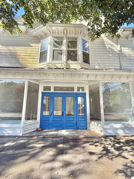 290 Main St, Sag Harbor, NY à louer - Photo de l’immeuble – Image 3 sur 9
